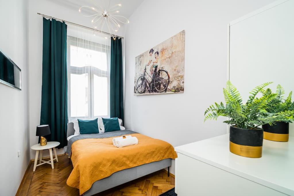 Royal City Apartment 40 M2 Cracóvia Exterior foto